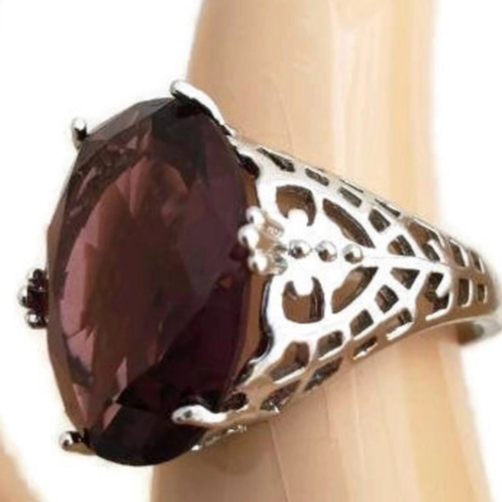 Swarvoski Crystal Oval Purple Sterling Silver 925
Ring Size 8